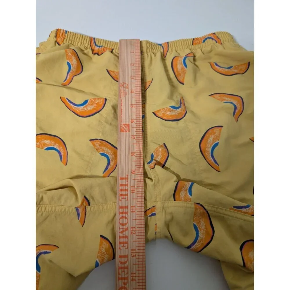 Patagonia Melon Printed 6” Baggies Mens Size XS Yellow Mesh Lined Swim Trunks